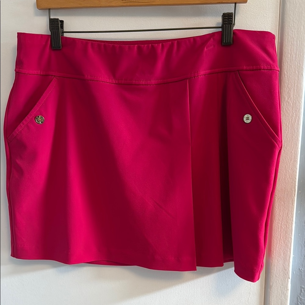 EUC Lilly Pulitzer Luxletic red Skort with Button Details.  Size 14.
